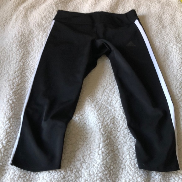 Adidas Climatecool   running crops  pant black with white mesh on  sides Sz S - Picture 1 of 8